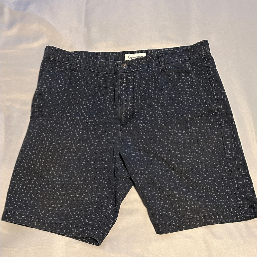 Calvin Klein Men's Navy Patterned Shorts 33